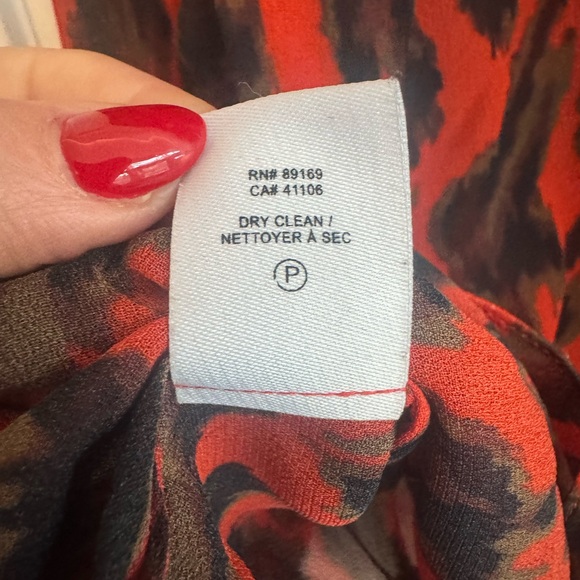 DEREK LAM 10 CROSBY Red Irene Abstract Leopard Print Tie Front Blouse Size 8 - Picture 8 of 8